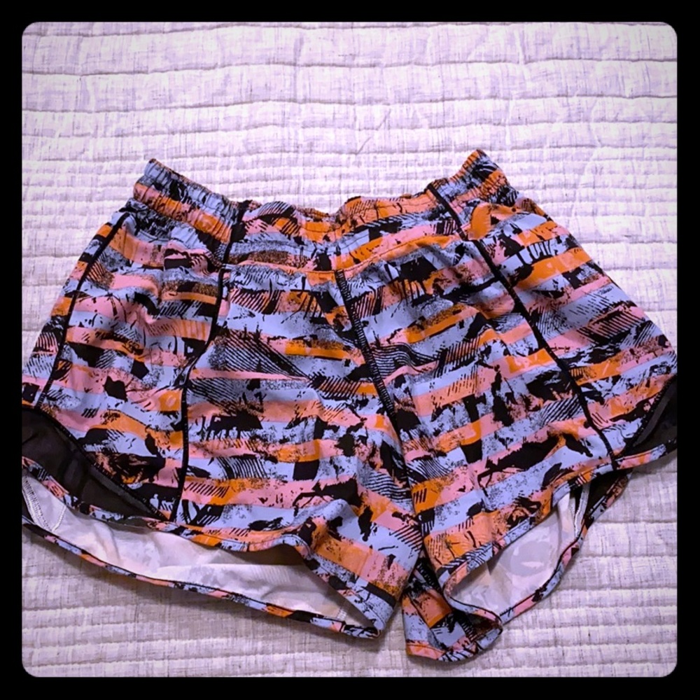 Lululemon hotty hot short 4” inseam size 6